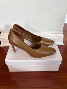 Vince Tiana Point Toe Leather Pumps Fawn Women’s Heels Original Box Size 8
